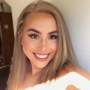 Meet your Posher, Alessandra